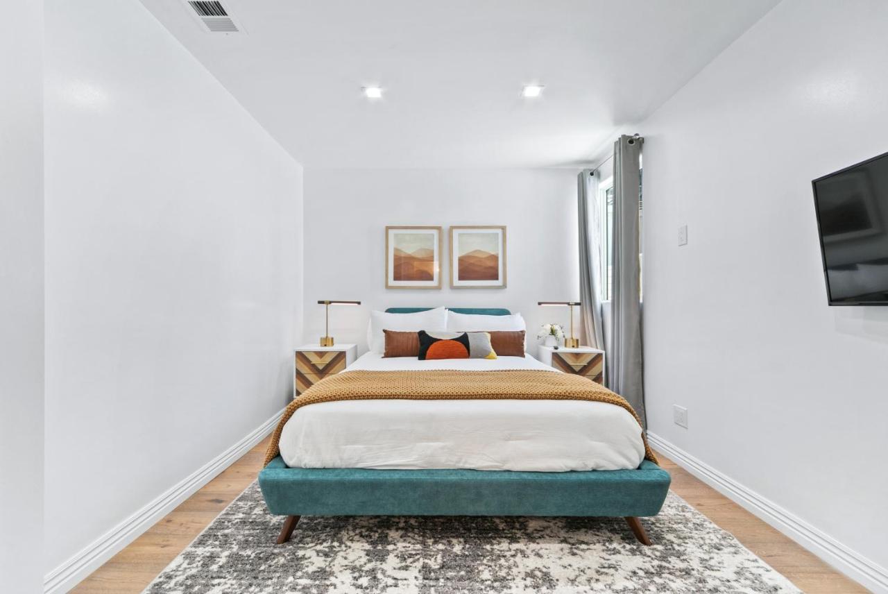Studio City Contemporary Villa With Pool Sleeps 10 로스앤젤레스 외부 사진