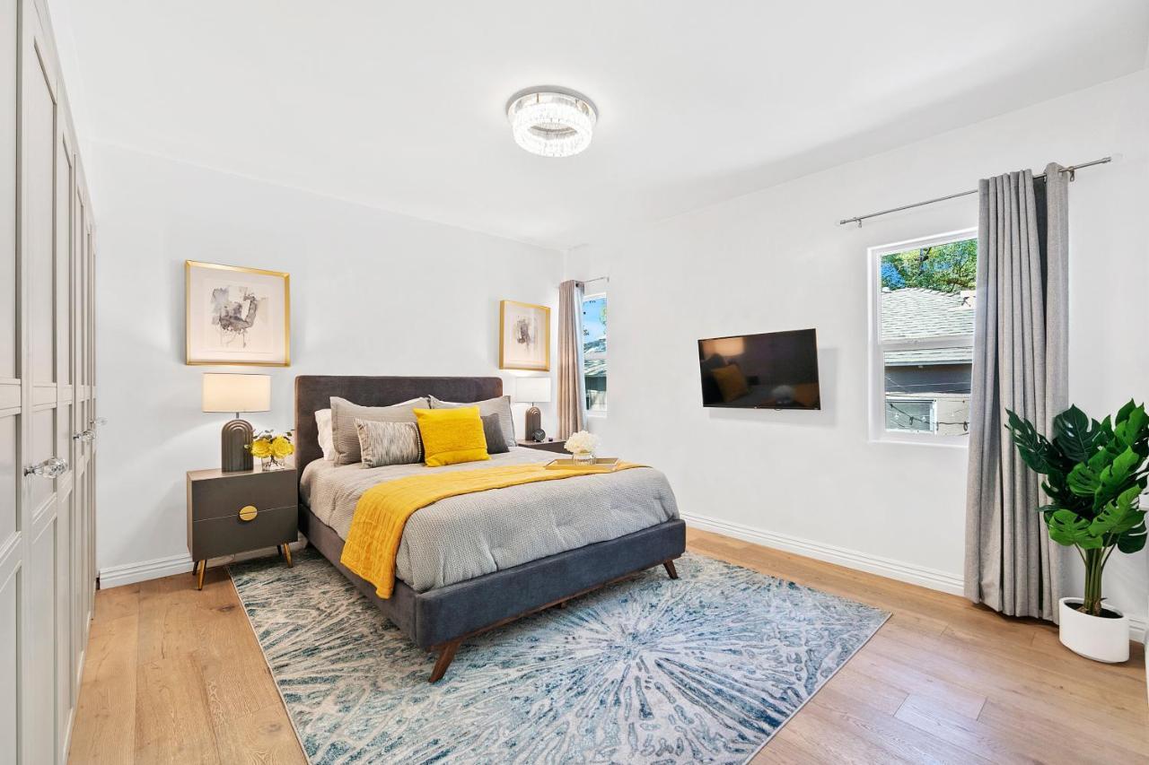 Studio City Contemporary Villa With Pool Sleeps 10 로스앤젤레스 외부 사진